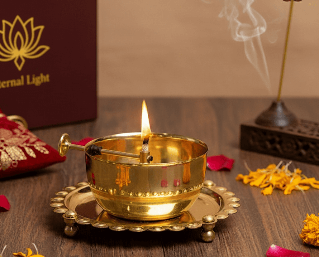 Akhand Diya with Adjustable Batti for Pooja (6 inches), Large Size Brass Diya with Wick Lifting Screw Lever & Borosilicate Glass Cover for Home Decoration , Puja & Gifting (250ml , 48 Hour)
